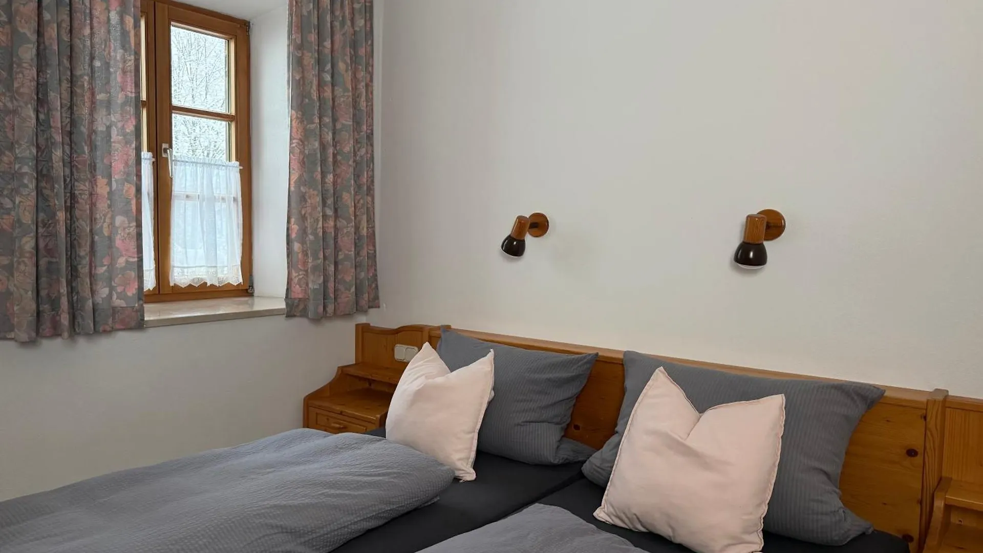 Apartment Gaestehaus Hausenbauer Reit im Winkl Germany