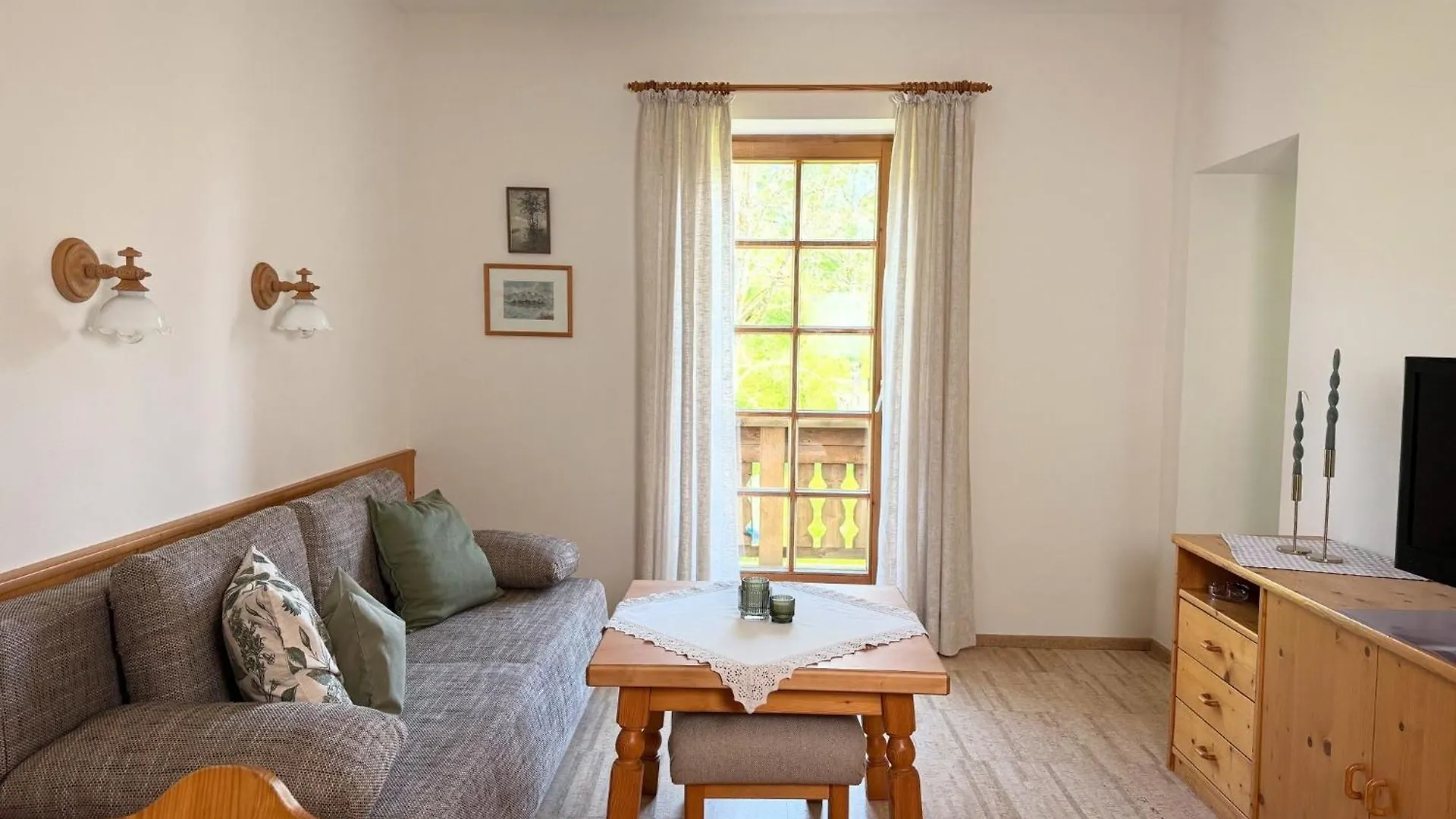 Apartment Gaestehaus Hausenbauer Reit im Winkl Germany