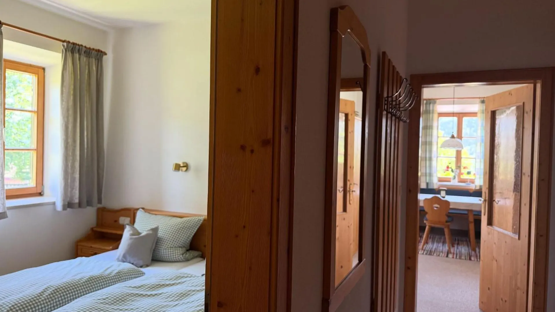 Gaestehaus Hausenbauer Reit im Winkl Apartman